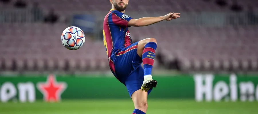Juventus is offering Fringe Star in exchange for Miralem Pjanic.  at