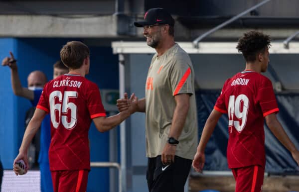 GRÖDIG, AUSTRIA - Friday, July 23, 2021: Liverpool manager Jürgen Klopp shakes hands with Leighton Clarkson after a test match between Liverpool FC and FSV Mainz 05 in the Greisbergers Betten-Arena.  (Image by Jürgen Faichter / Propaganda)