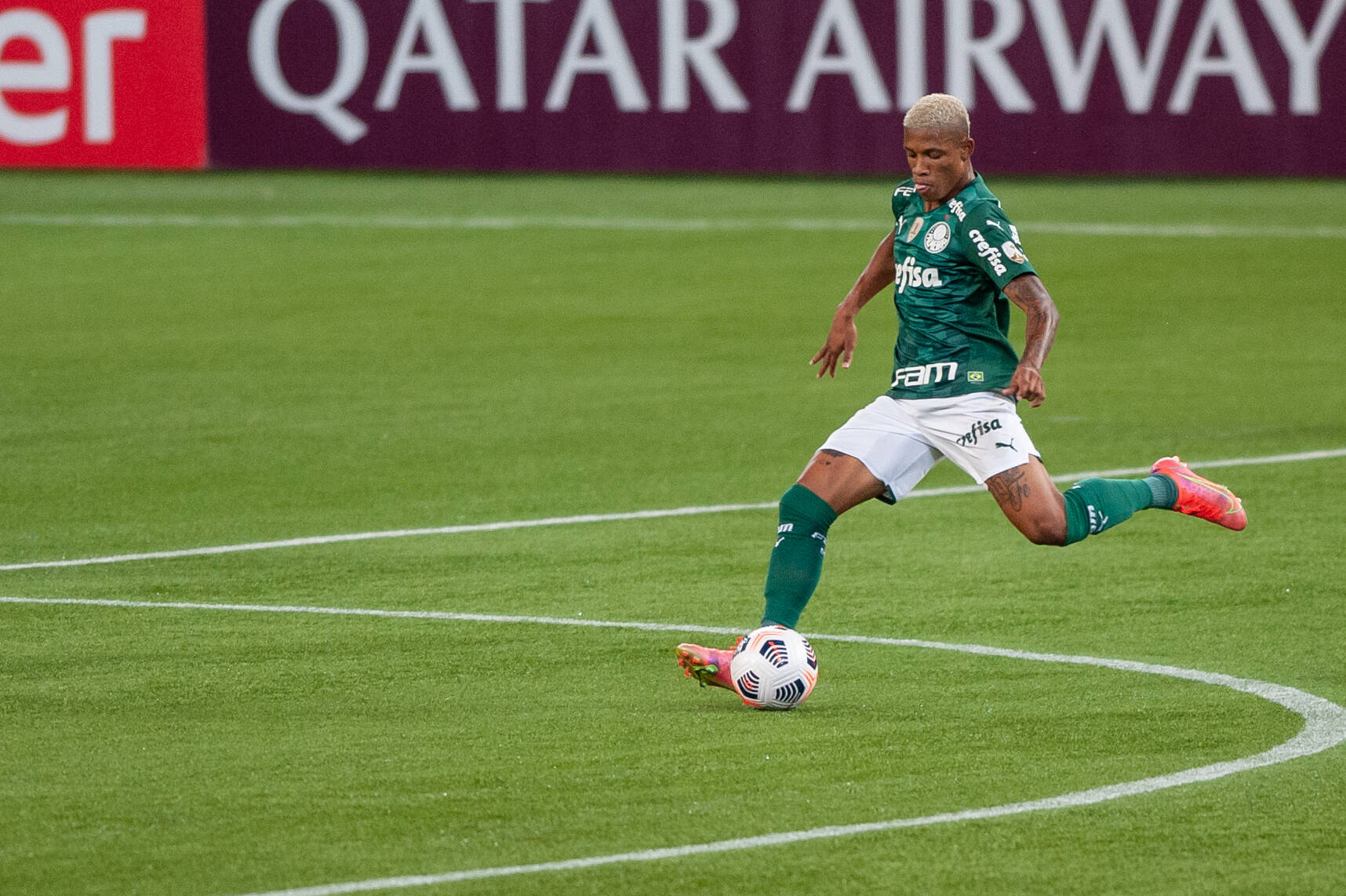 Various European clubs expressing interest in Palmeiras starlet